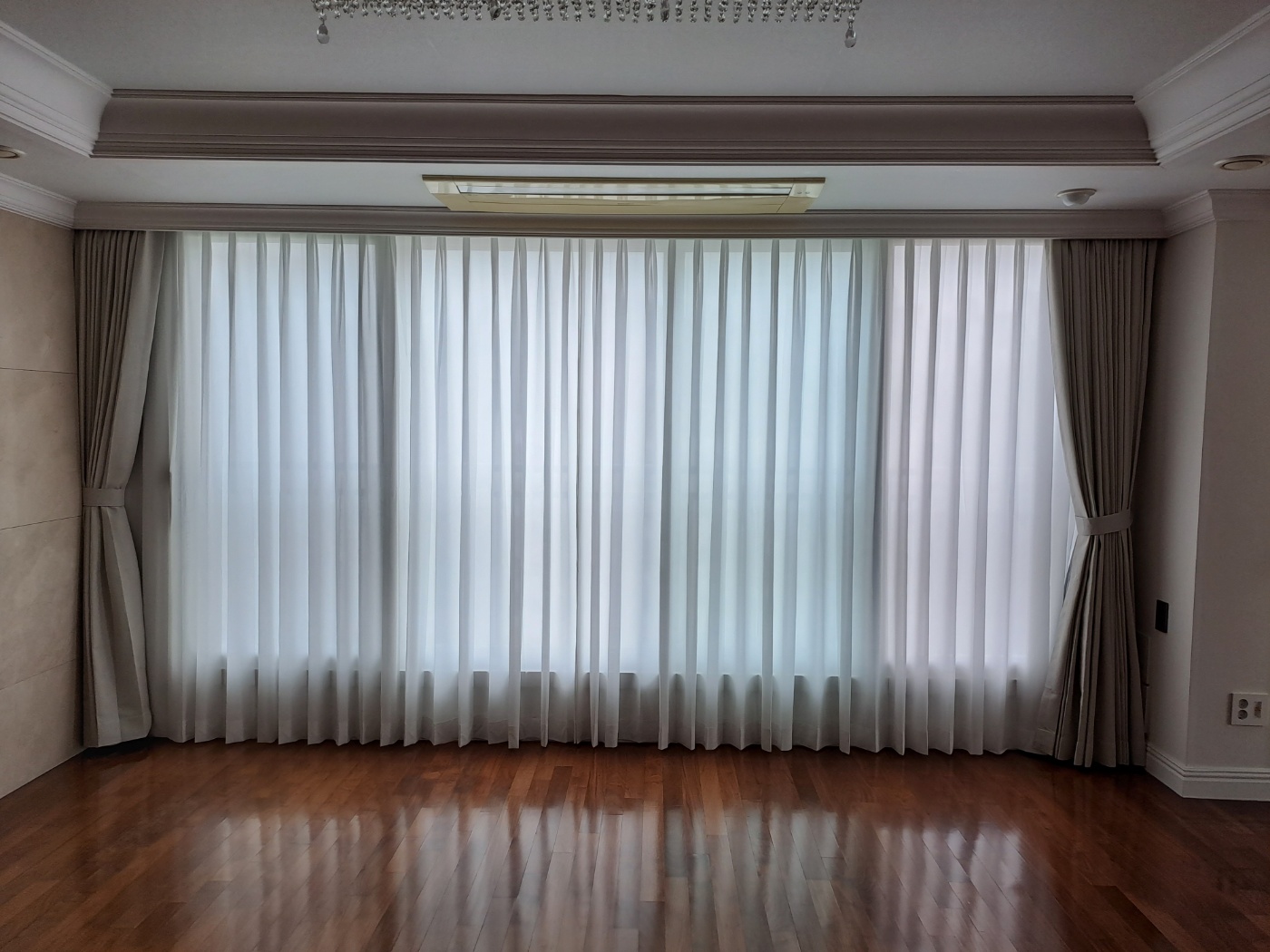 2000769928_CBUH3op6_1ba43a80f3cc1c99ae78216812dedf916f7af9e3.jpg 이미지크게보기